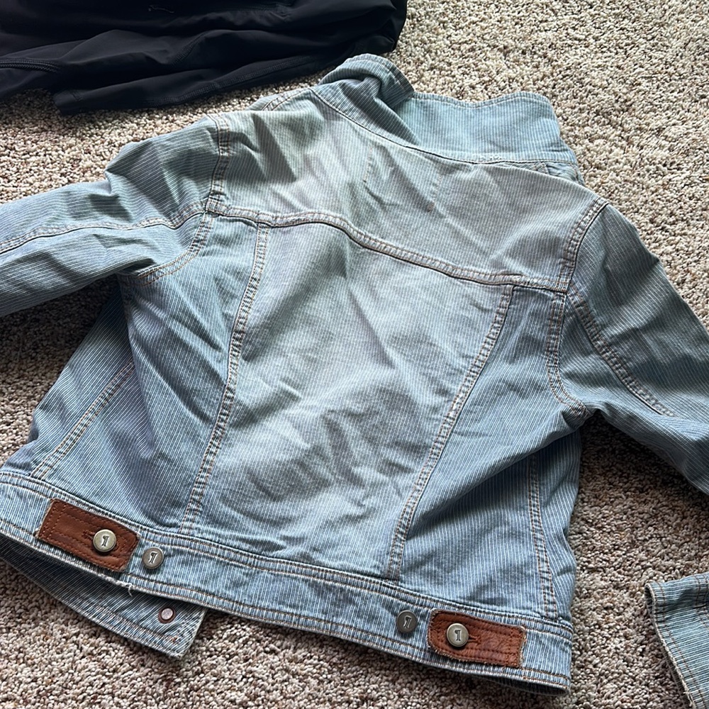 Jean jacket - Picture 3 of 3
